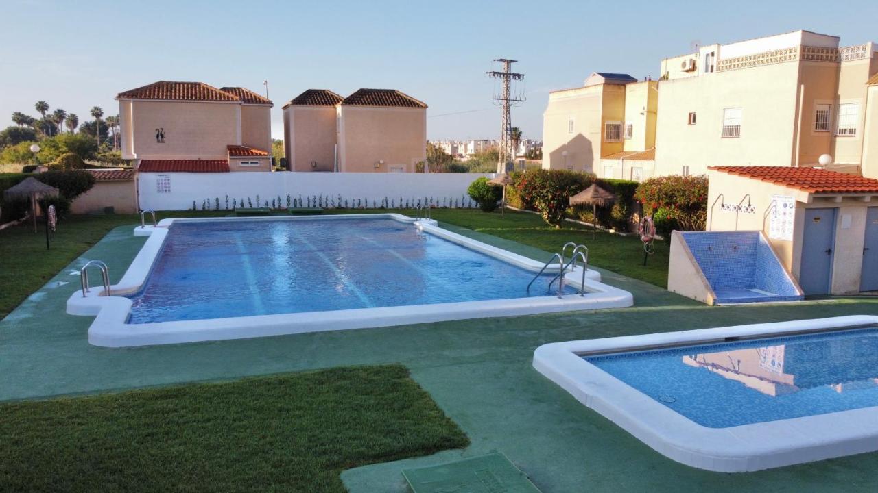 Holiday House Torrevieja Exterior foto
